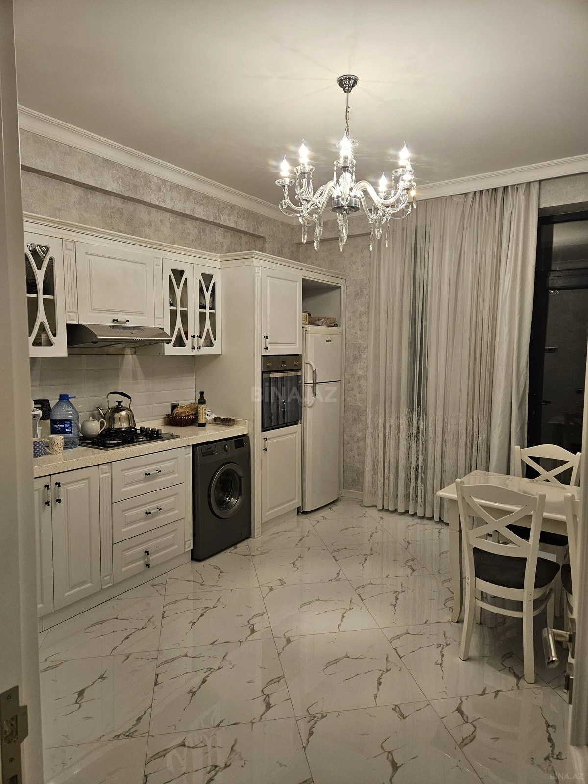 Kirayə verilir 2 otaqlı mənzil 86 m²
