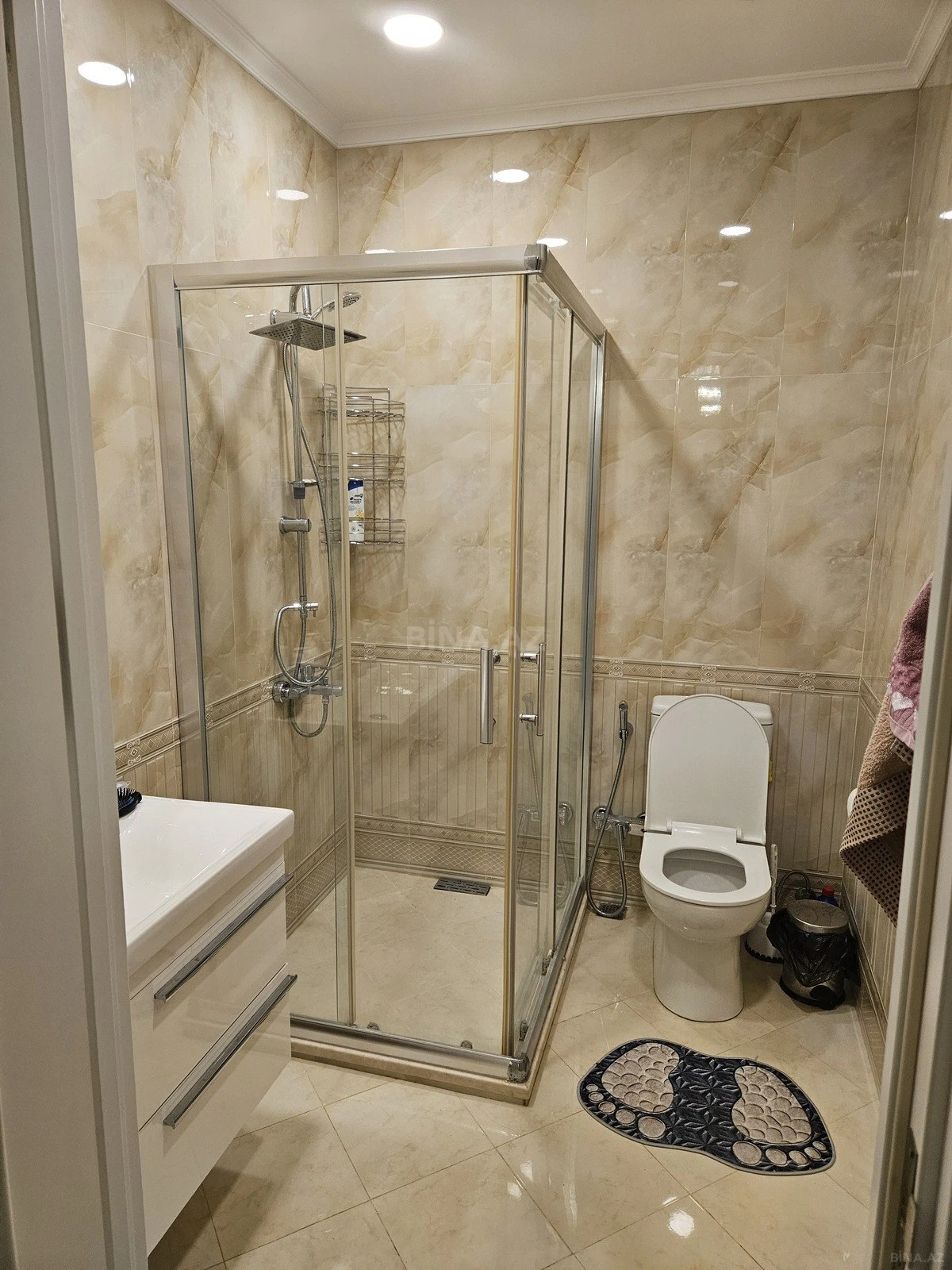 Kirayə verilir 2 otaqlı mənzil 86 m²
