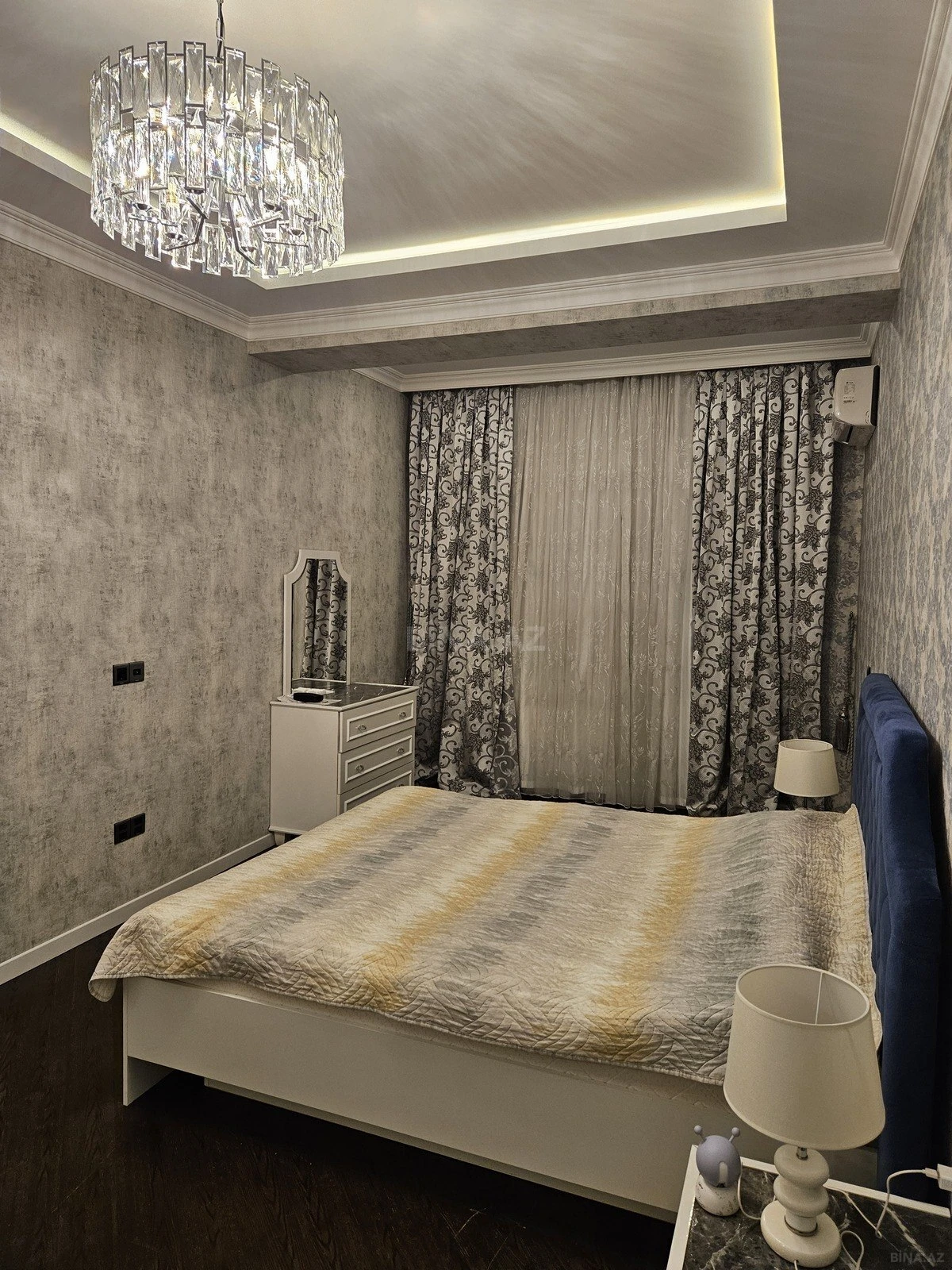 Kirayə verilir 2 otaqlı mənzil 86 m²