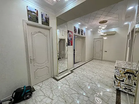 Satılır 3 otaqlı mənzil 140 m²
