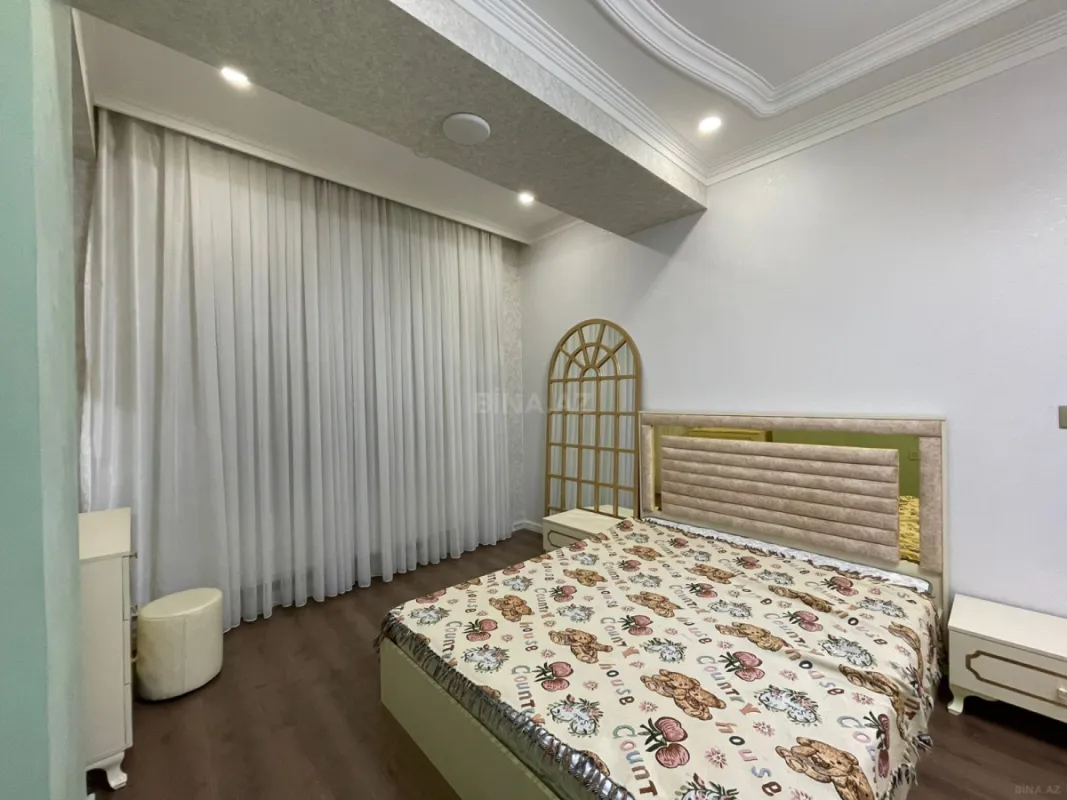 Satılır 3 otaqlı mənzil 140 m²