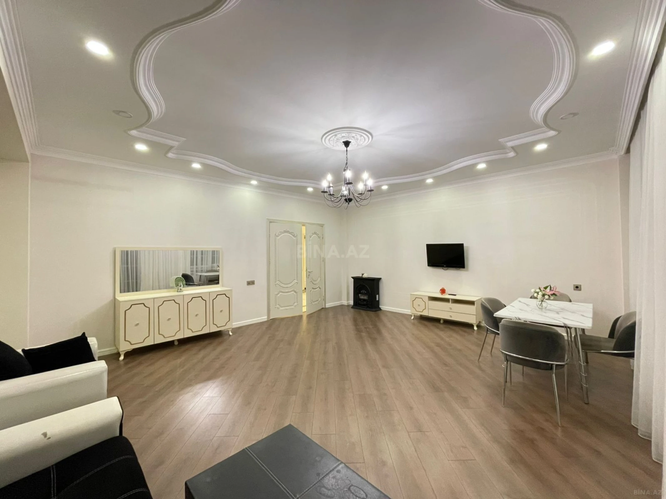 Satılır 3 otaqlı mənzil 140 m²