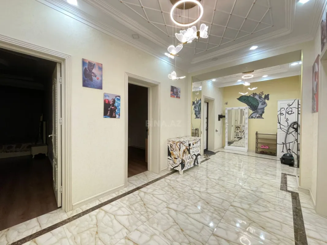 Satılır 3 otaqlı mənzil 140 m²