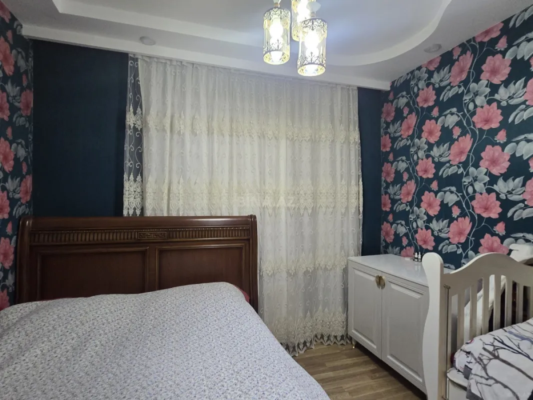 Satılır 4 otaqlı mənzil 90 m²