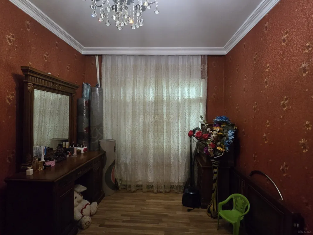 Satılır 4 otaqlı mənzil 90 m²