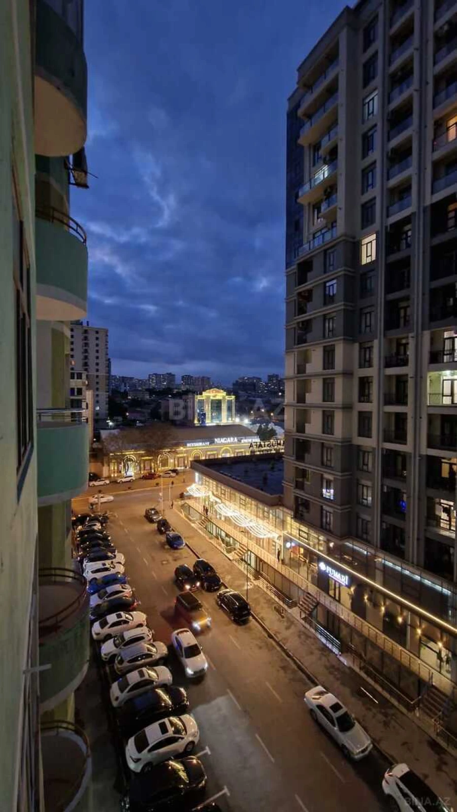 Satılır 3 otaqlı mənzil 125 m²