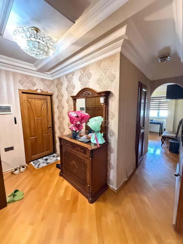 Satılır 3 otaqlı mənzil 82.9 m²