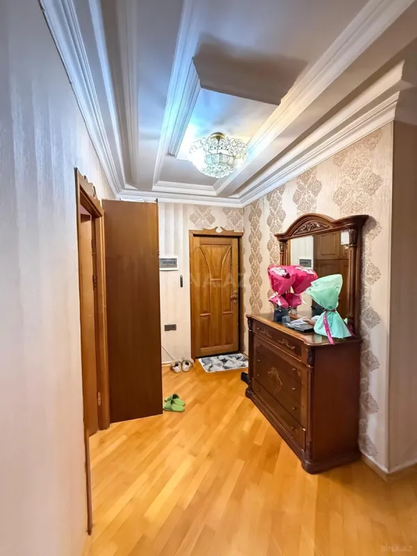 Satılır 3 otaqlı mənzil 82.9 m²