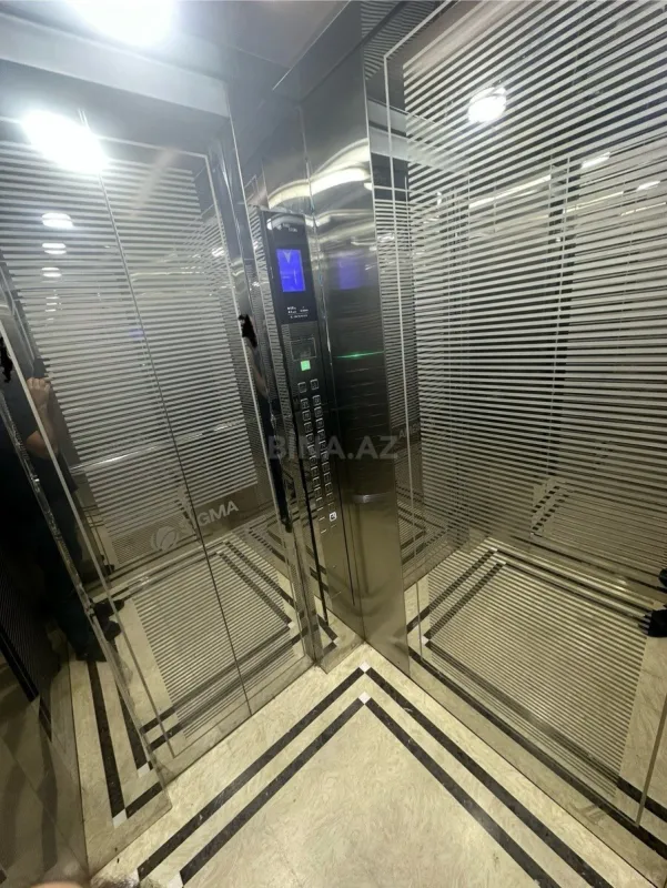 Satılır 2 otaqlı mənzil 111 m²