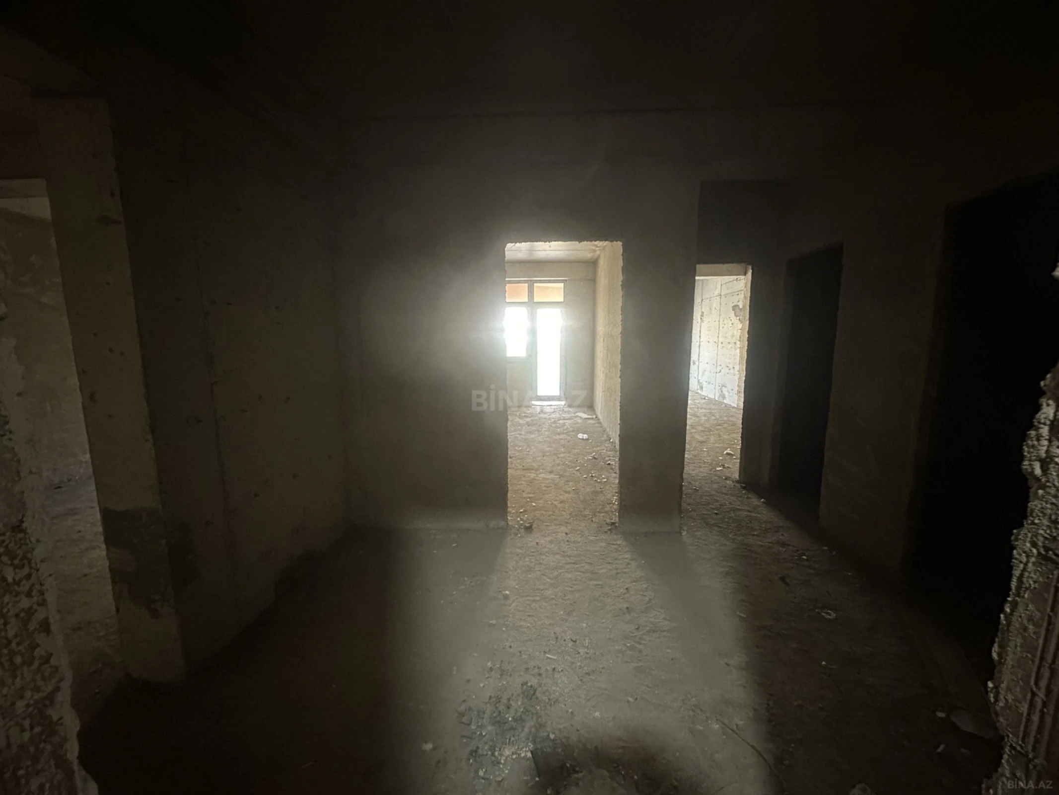 Satılır 2 otaqlı mənzil 111 m²