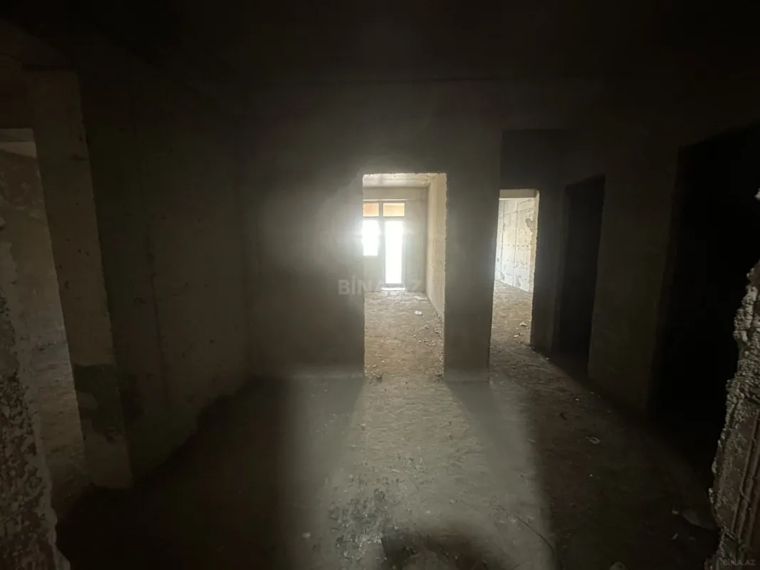 Satılır 2 otaqlı mənzil 111 m²