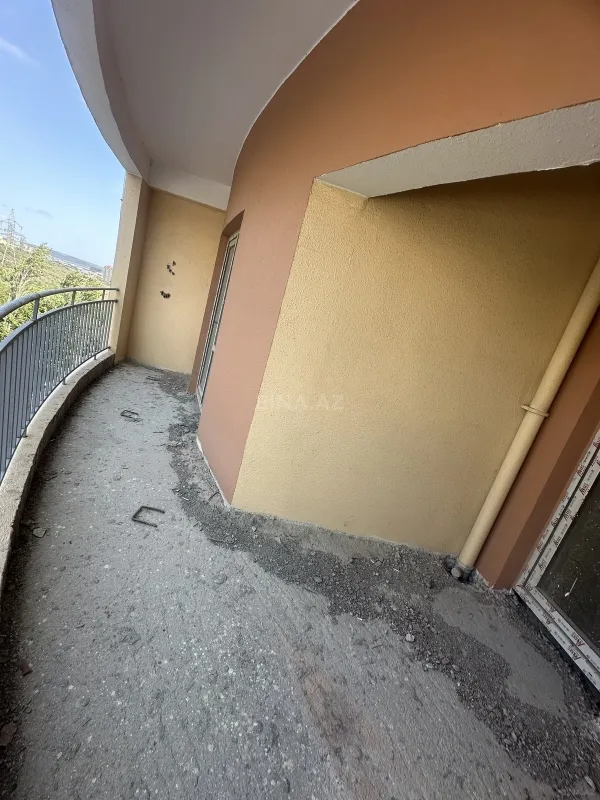 Satılır 2 otaqlı mənzil 111 m²