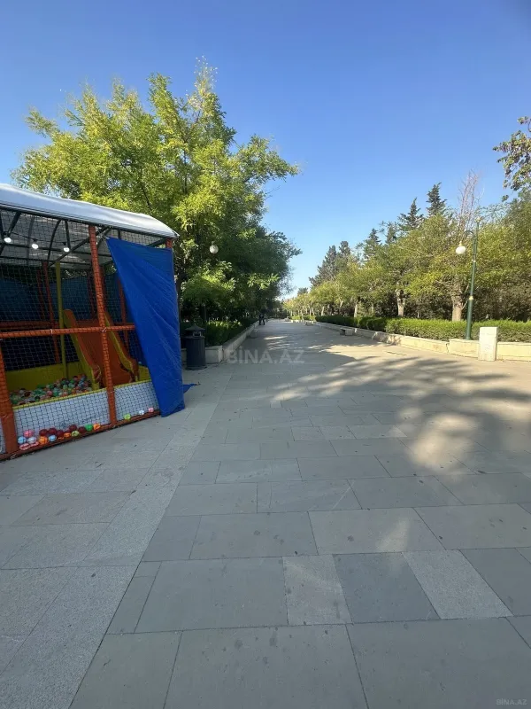 Satılır 2 otaqlı mənzil 111 m²