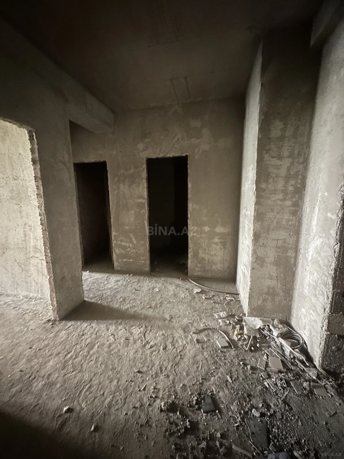 Satılır 2 otaqlı mənzil 111 m²