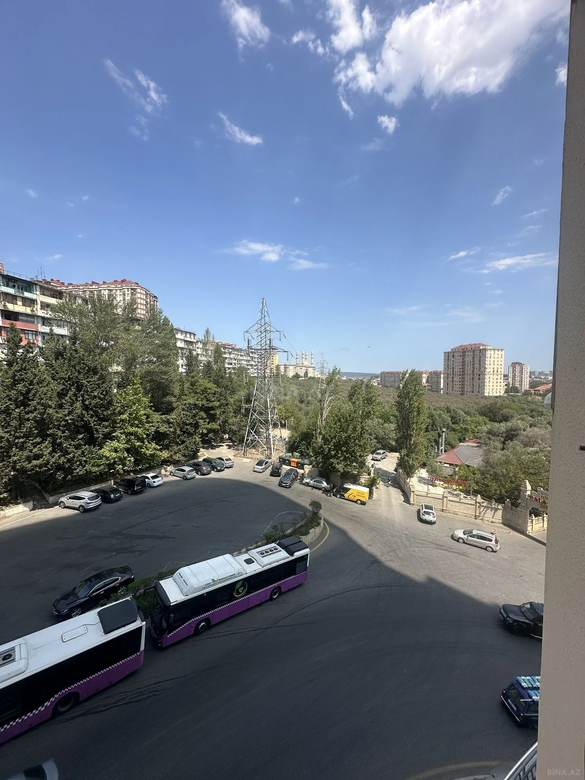 Satılır 2 otaqlı mənzil 111 m²