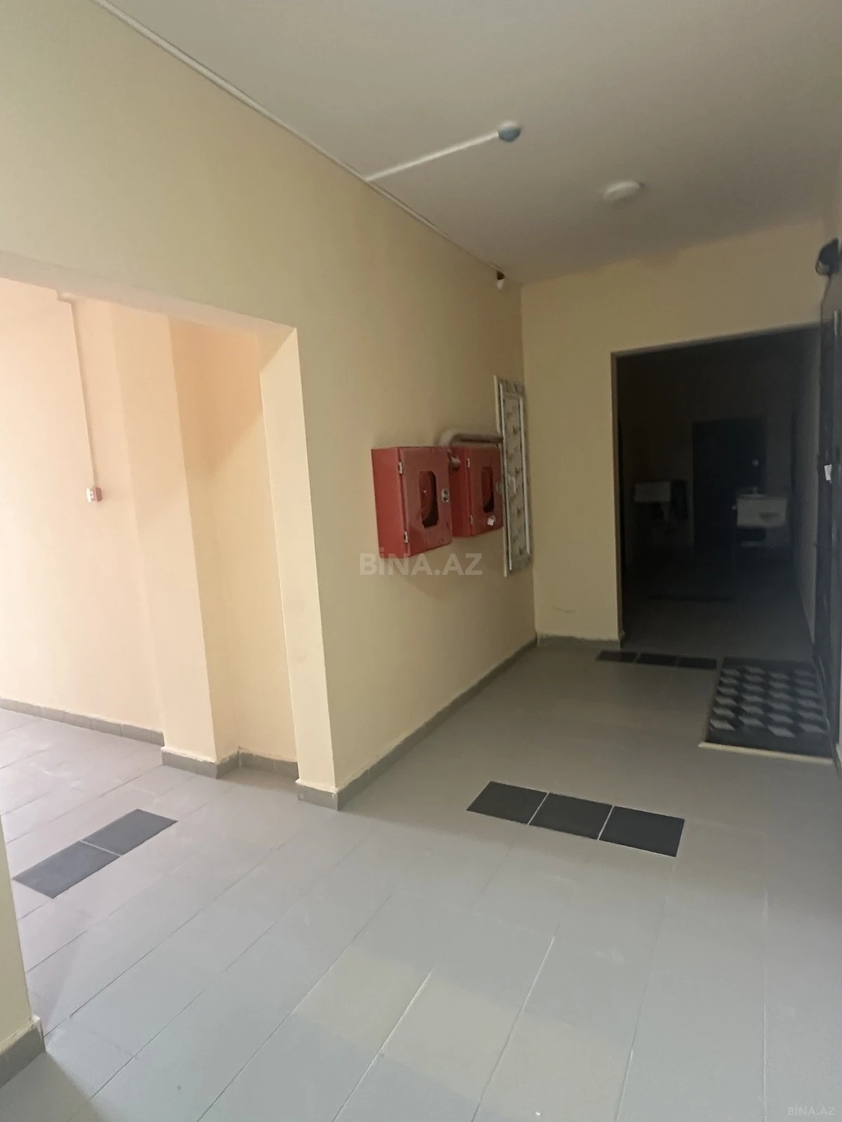 Satılır 2 otaqlı mənzil 111 m²