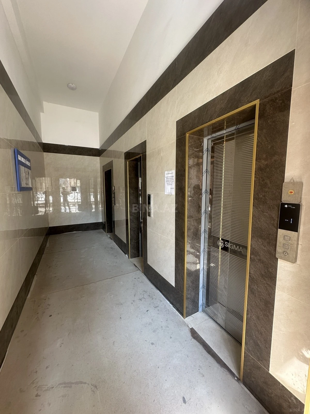 Satılır 2 otaqlı mənzil 111 m²