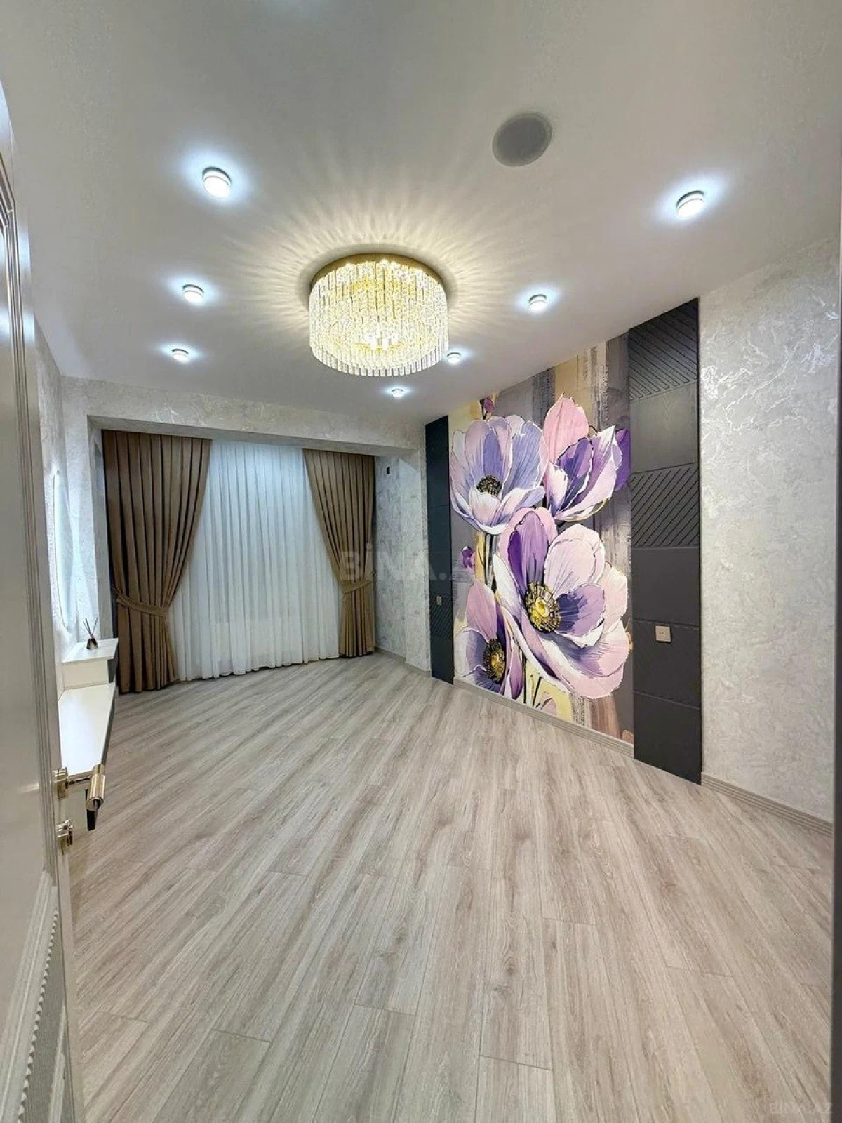 Satılır 3 otaqlı mənzil 110 m²