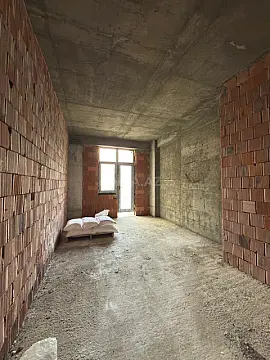 Satılır 2 otaqlı mənzil 76 m²