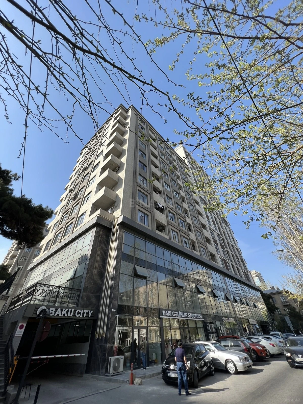 Satılır 2 otaqlı mənzil 76 m²