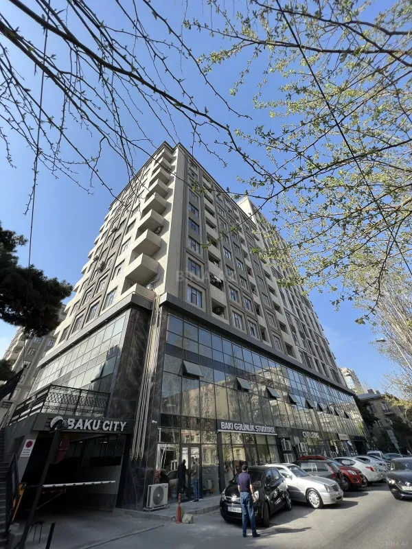 Satılır 2 otaqlı mənzil 76 m²