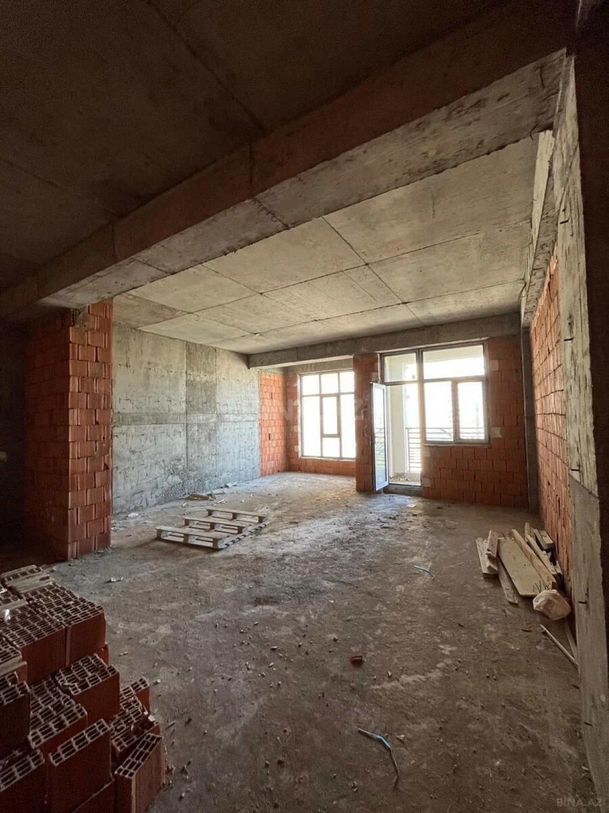Satılır 2 otaqlı mənzil 77 m²