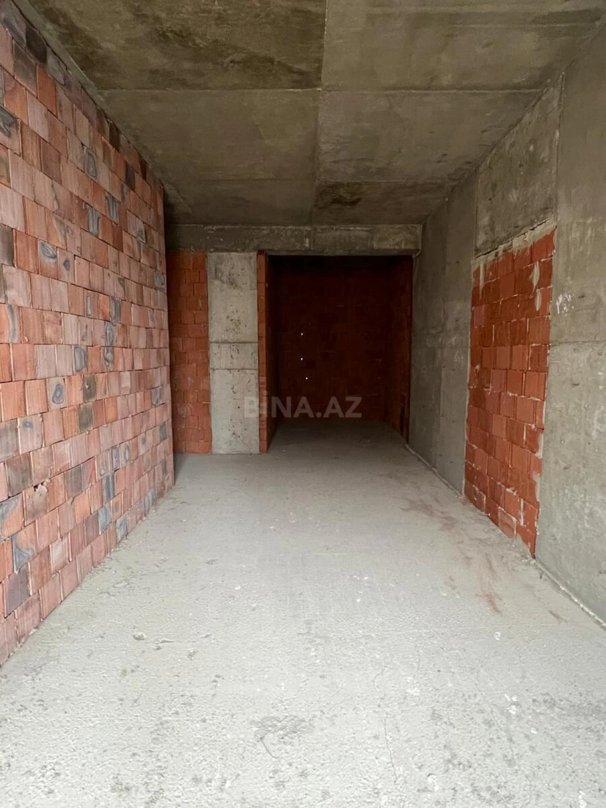 Satılır 2 otaqlı mənzil 77 m²
