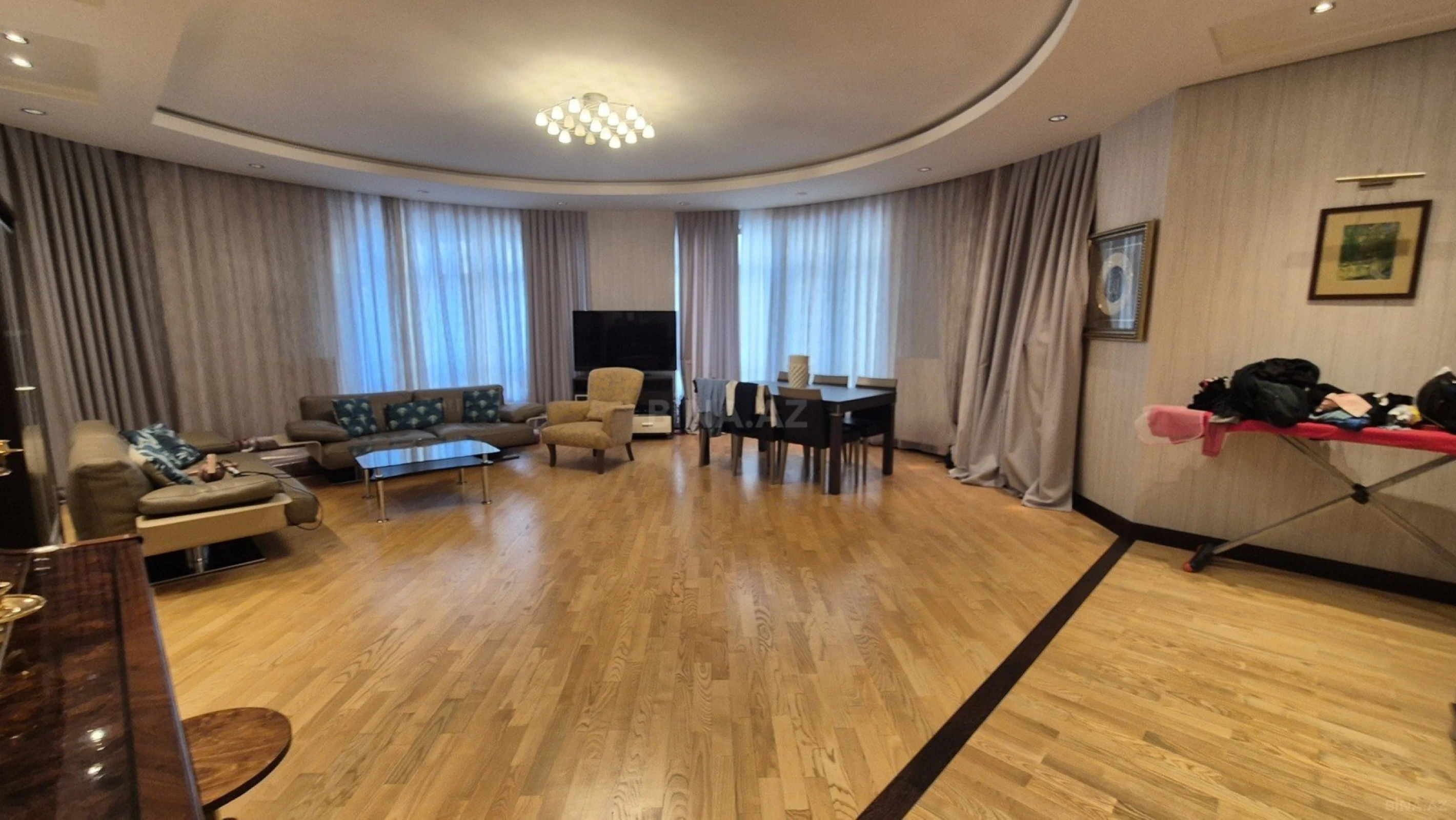 Satılır 4 otaqlı mənzil 225 m²
