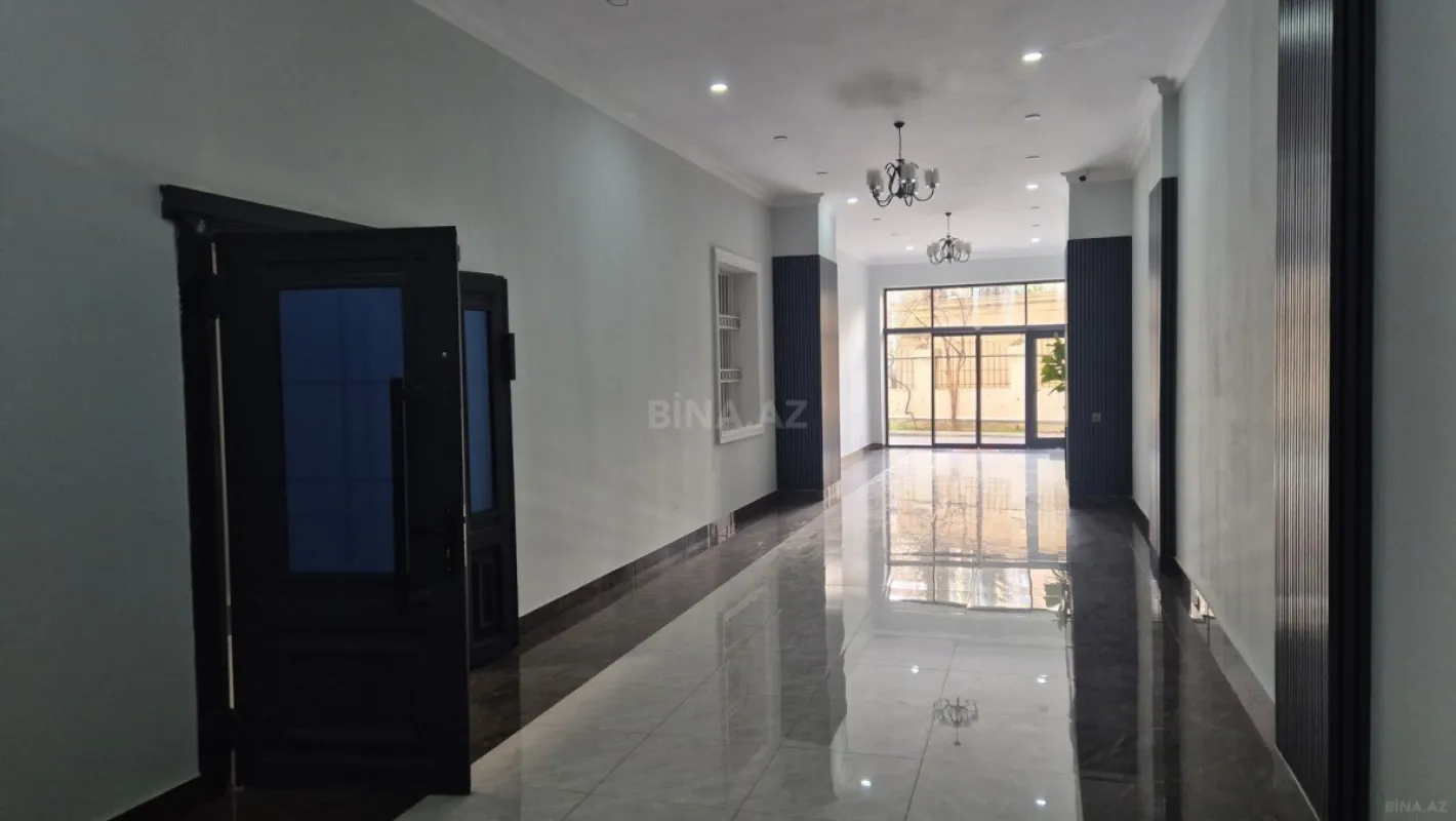 Satılır 4 otaqlı mənzil 225 m²