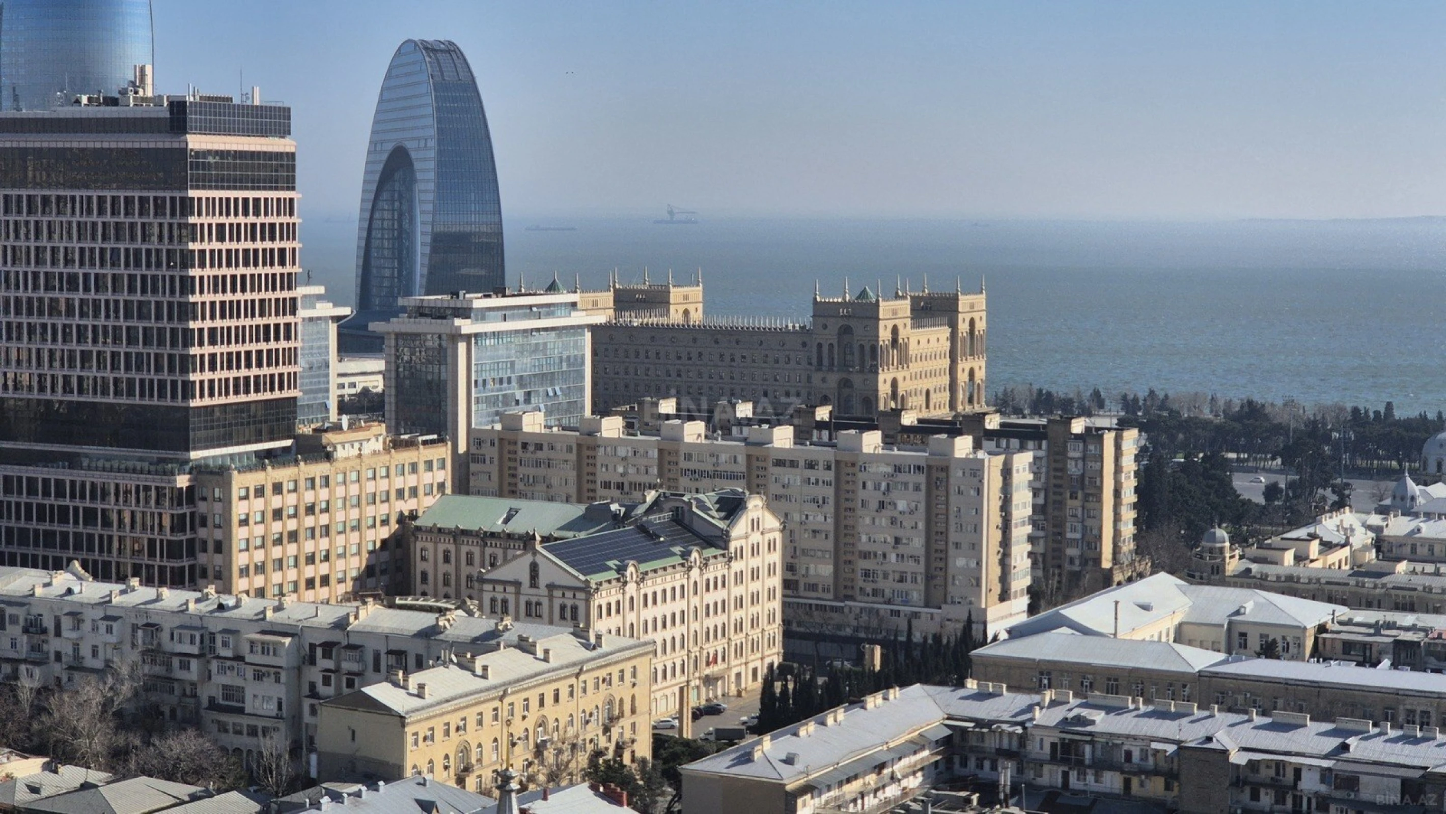 Satılır 4 otaqlı mənzil 225 m²