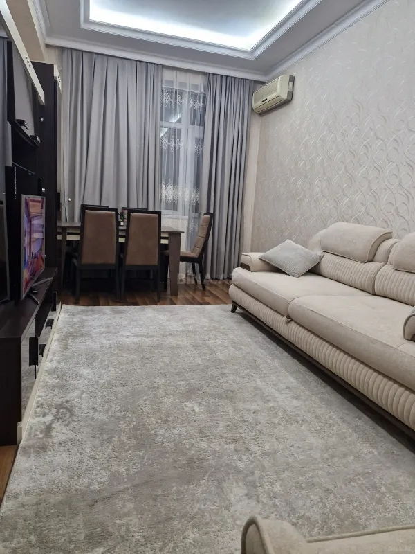 Satılır 2 otaqlı mənzil 70 m²