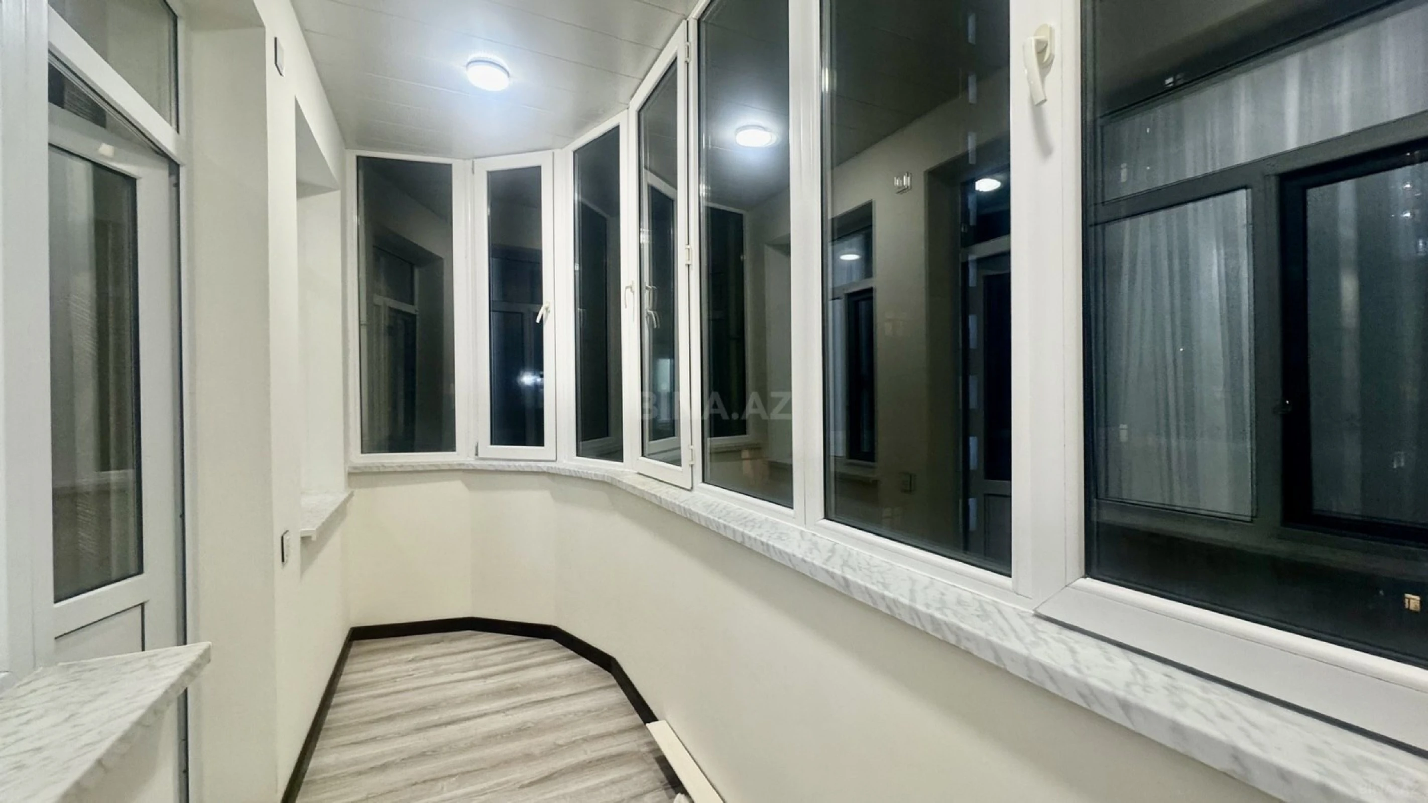 Satılır 3 otaqlı mənzil 106 m²