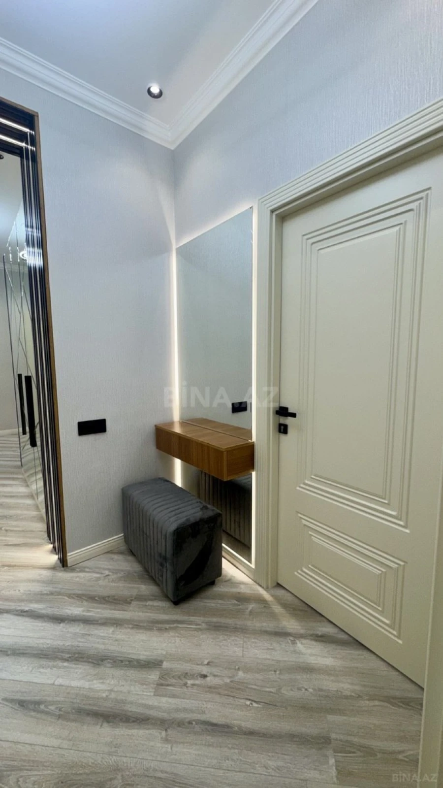 Satılır 3 otaqlı mənzil 106 m²