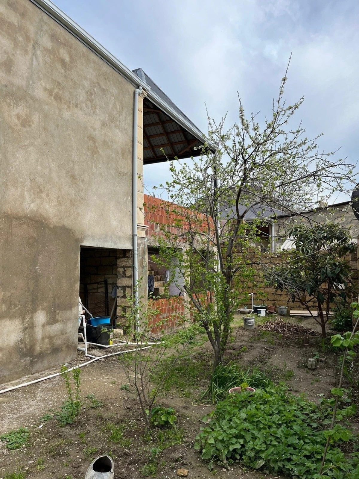 Satılır 4 otaqlı həyət evi 120 m²