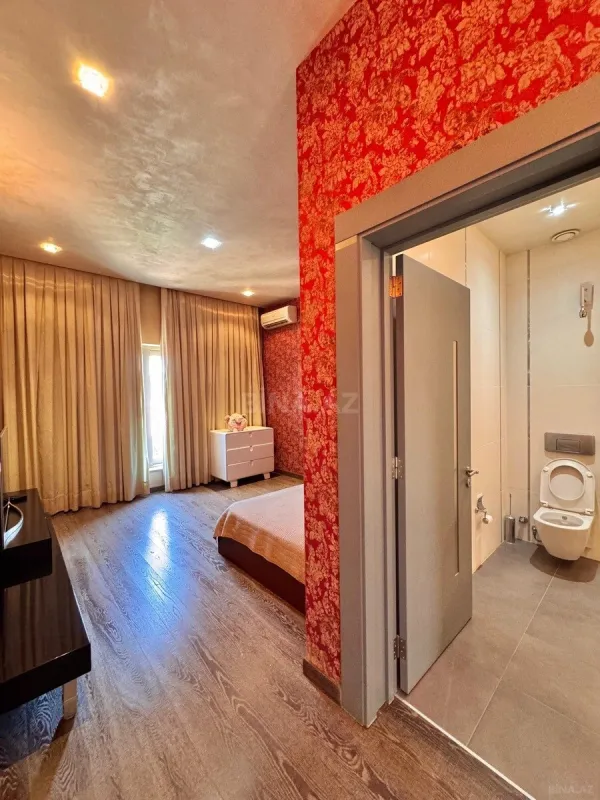 Satılır 10 otaqlı həyət evi 750 m²