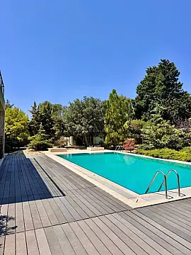 Satılır 10 otaqlı həyət evi 750 m²