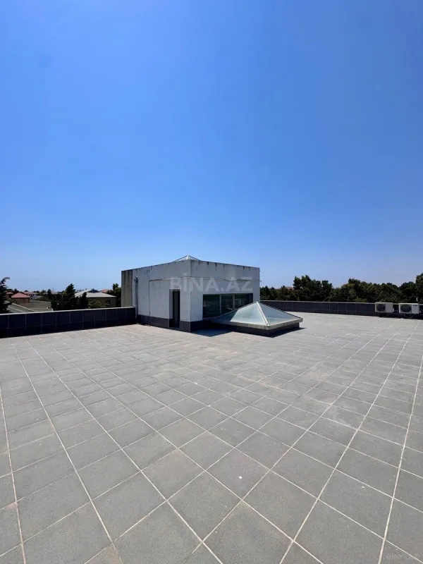 Satılır 10 otaqlı həyət evi 750 m²