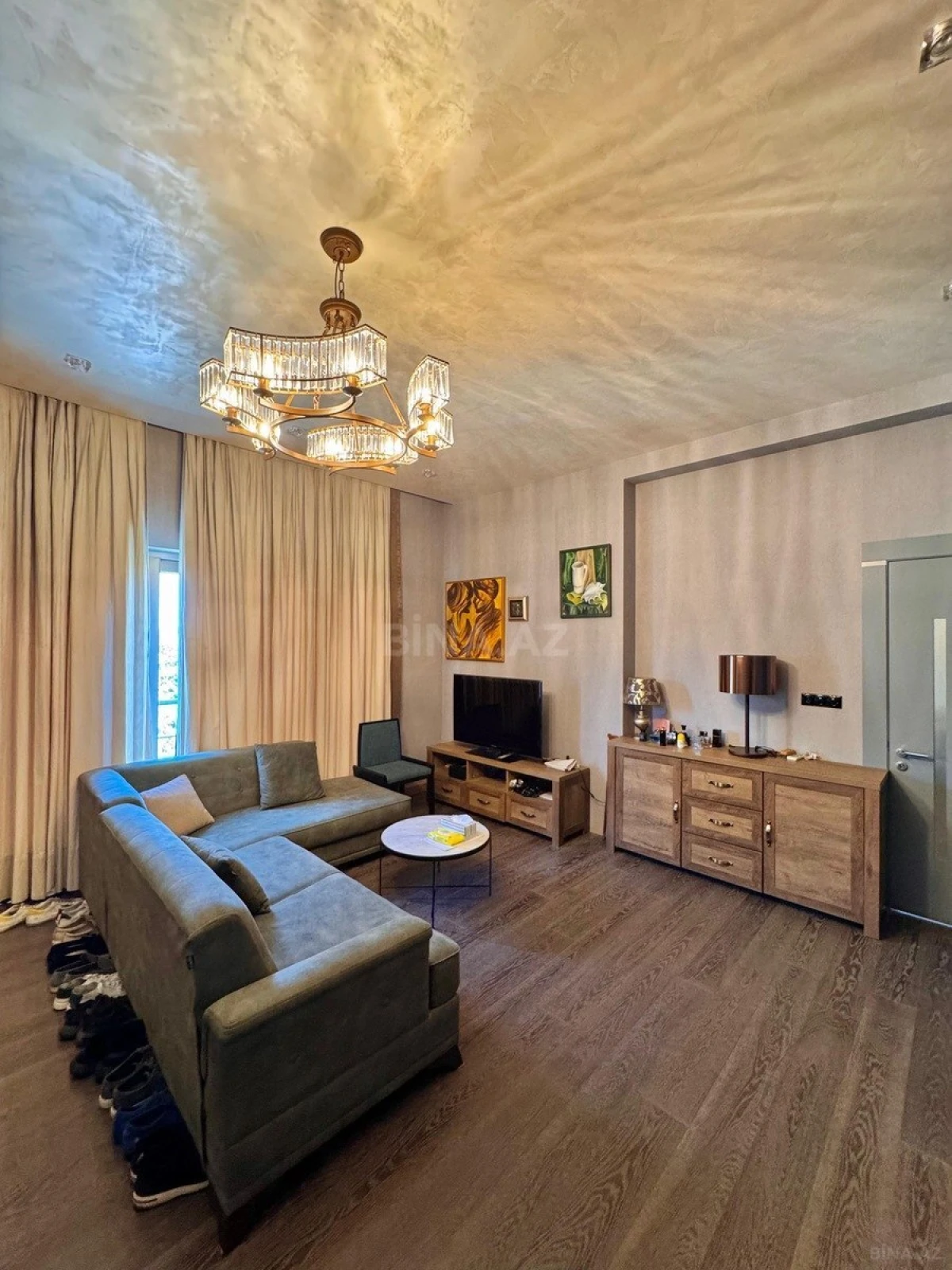 Satılır 10 otaqlı həyət evi 750 m²