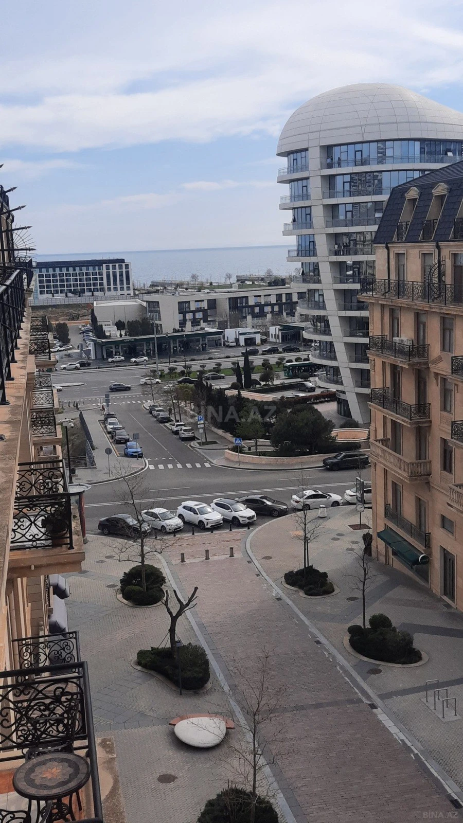 Satılır 3 otaqlı mənzil 144 m²