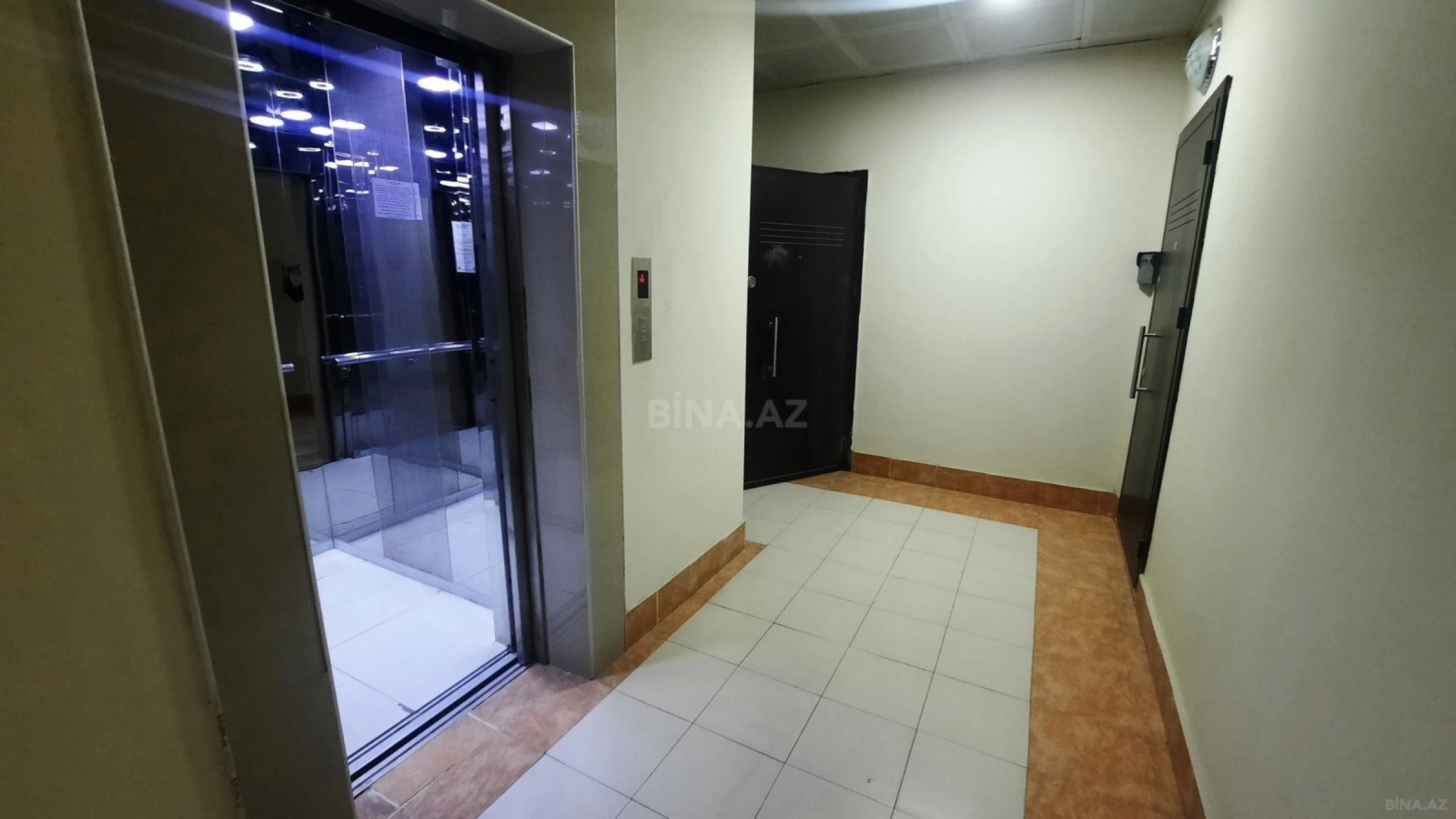 Satılır 3 otaqlı mənzil 144 m²