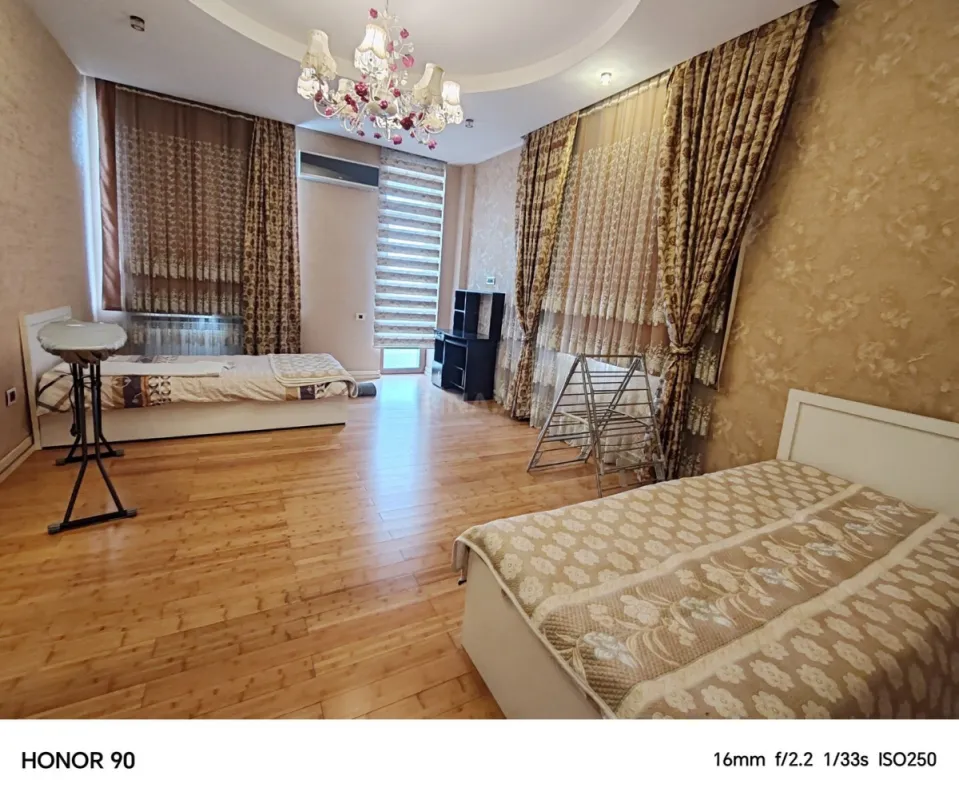 Kirayə verilir 4 otaqlı mənzil 230 m²