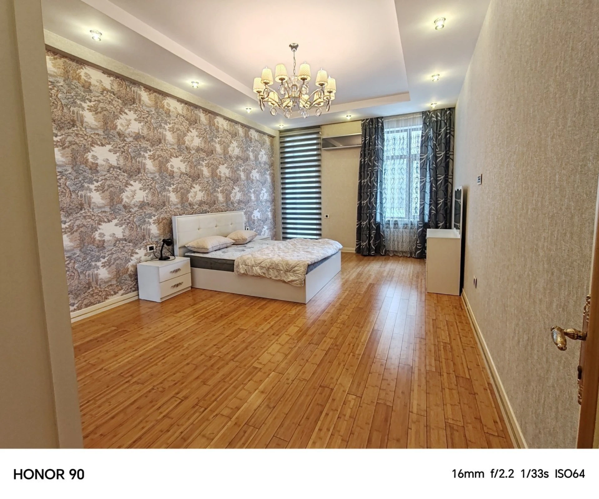 Kirayə verilir 4 otaqlı mənzil 230 m²