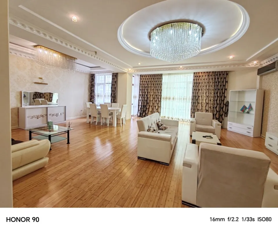 Kirayə verilir 4 otaqlı mənzil 230 m²