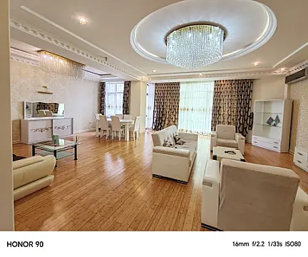 Kirayə verilir 4 otaqlı mənzil 230 m²