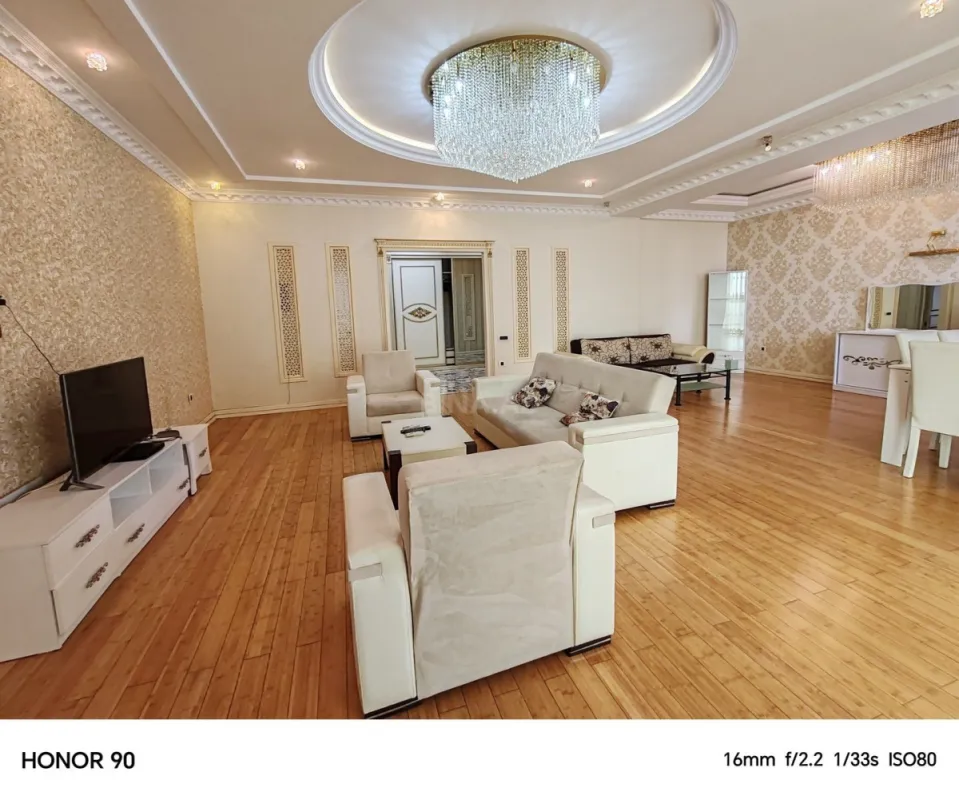 Kirayə verilir 4 otaqlı mənzil 230 m²