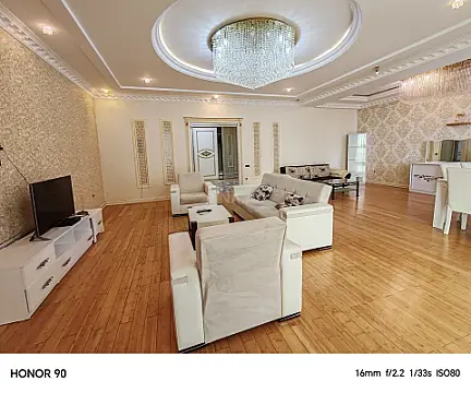 Kirayə verilir 4 otaqlı mənzil 230 m²