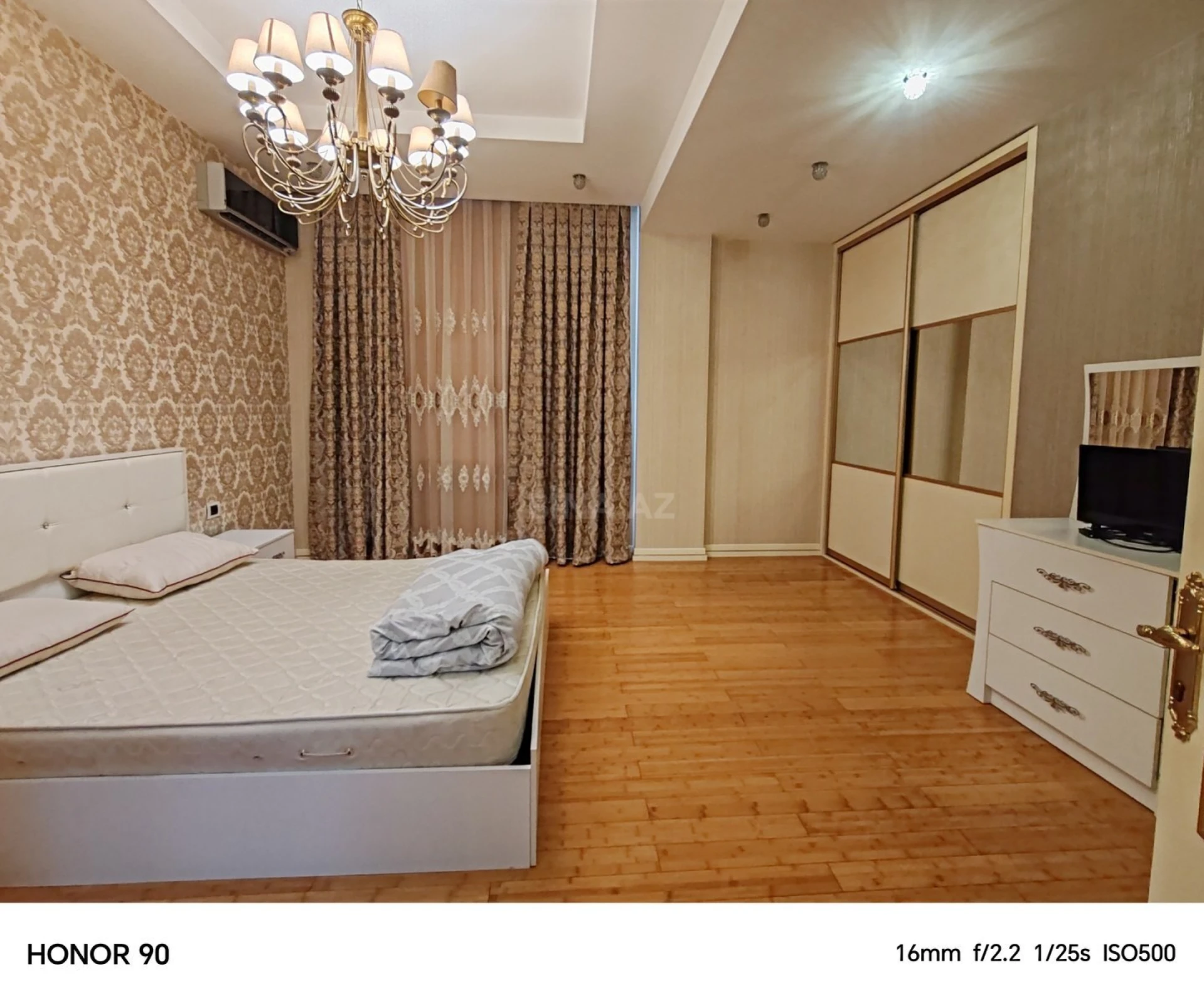 Kirayə verilir 4 otaqlı mənzil 230 m²