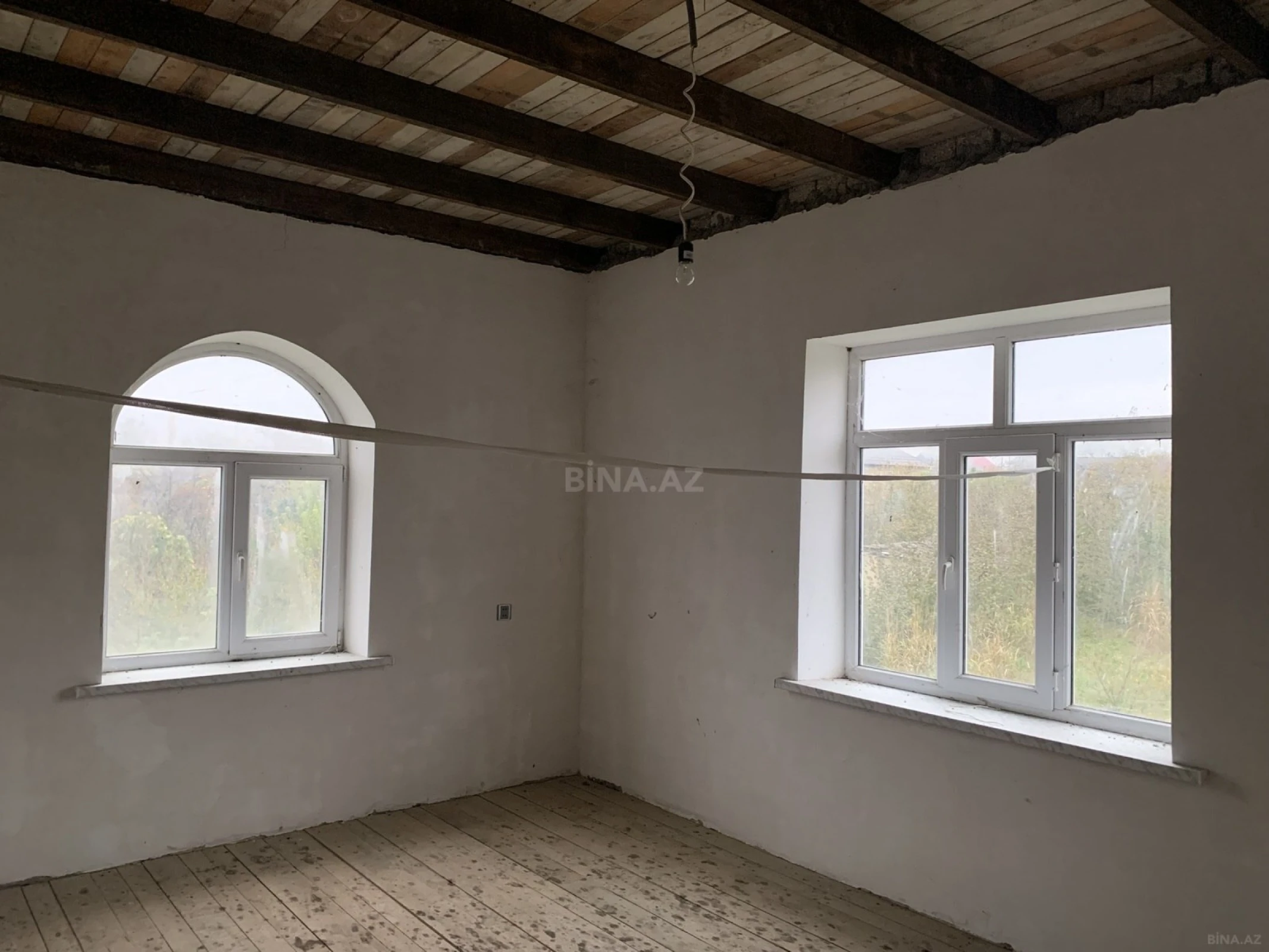Satılır 8 otaqlı həyət evi 120 m²