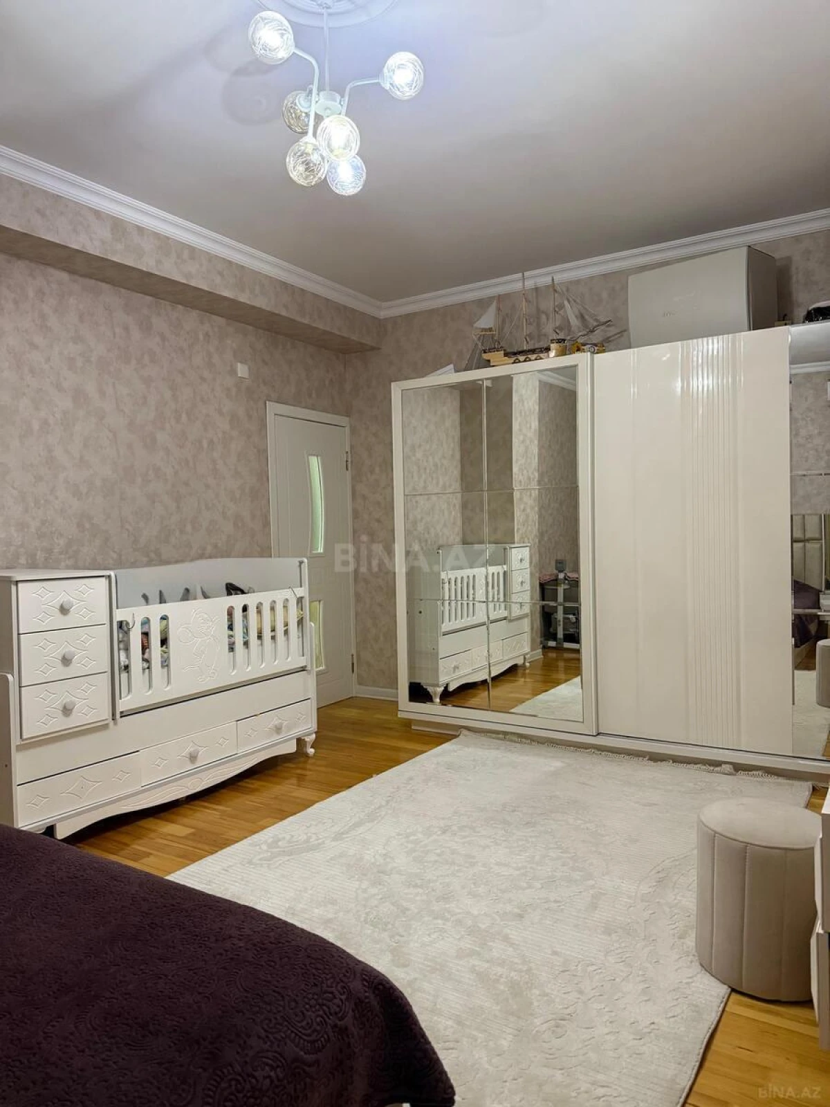 Satılır 2 otaqlı mənzil 92 m²