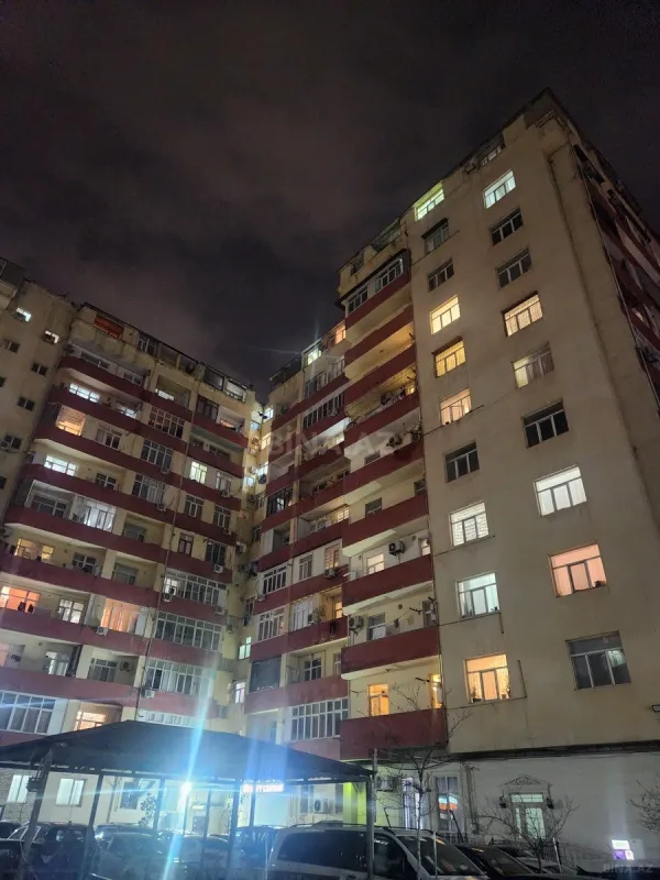 Satılır 2 otaqlı mənzil 92 m²